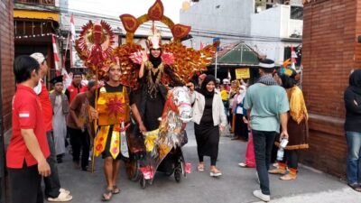 Meriahkan HUT RI Ke-78, Warga RW 07 Jakasampurna Gelar Karnaval