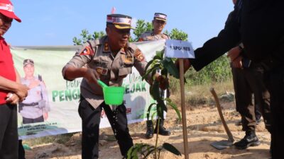 Kapolres PALI Gelar Giat Tanam 1000 Pohon Di Mako Brimob Yang Baru