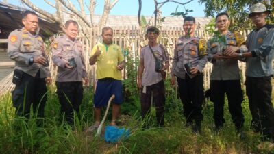 Laksanakan Instruksi Kapolri, Polsek Sragi Tanam Ratusan Pohon