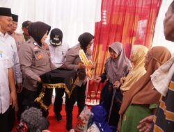 Polwan Polres Metro Bekasi Renovasi Rumah Warga Jelang Hari Jadi Polwan Ke-75