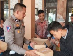 Gelar Jum’at Berbagi, Polres Sukabumi Kota Bagikan Ratusan Nasi Box