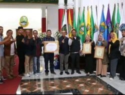 Desa Cikurutug Sukabumi, Raih Penghargaan Paralegal Justice Award Tingkat Provinsi