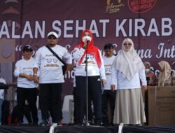 Warga Antusias Ikuti Jalan Sehat Kirab Pemilu 2024 di Bandar Lampung