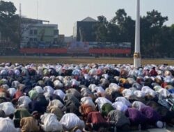 Kemarau Panjang Hingga Kekurangan Air Bersih, Warga Sukabumi Gelar Shalat Istisqa