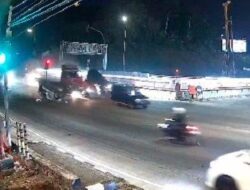 Detik-detik Kecelakaan Truk di Exit Tol Bawen