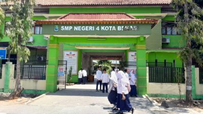 Direktur Eksekutif Puspolrindo Kritik Keras Dugaan Pungli di SMPN 4 Kota Bekasi