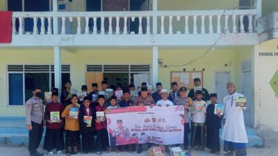 Bangkitkan Minat Baca, Polsek Sragi Bagikan Buku di Pesantren dan Perpustakaan