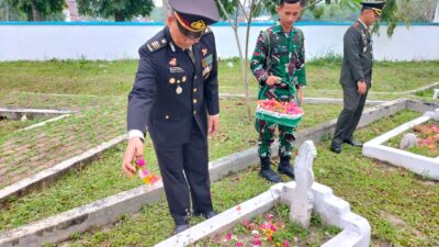 Wakili Kapolres, Kabag SDM Ikuti Upacara Ziarah Nasional dan Tabur Bunga