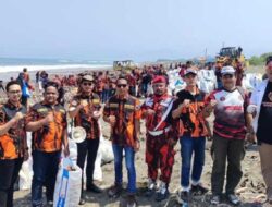 PP Kota/Kabupaten Sukabumi Bareng Sapma PP, Kolaborasi Bersihkan Pantai Cibutun