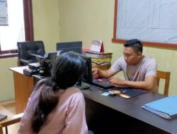 Polsek Bangorejo Periksa Perempuan Korban Perampasan Depan Swalayan Gama