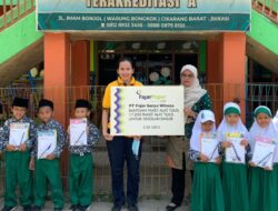 Wujudkan Komitmen di Bidang Pendidikan, FajarPaper Bagikan Paket Alat Tulis untuk 17.000 Siswa Sekolah Dasar