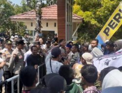 Pertanyakan Mangkraknya Pembangunan, Perkim Kabupaten Sukabumi di Demo Massa