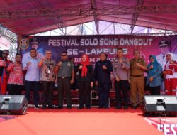 Walikota Eva Dwiana membuka Festival Solo Song Dangdut