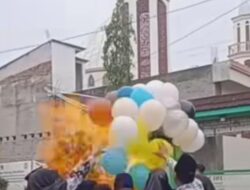 Pelepasan Balon Peringatan Hari Guru Di Bekasi Berujung Musibah