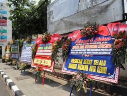 Polres Kediri Kota Dibanjiri Karangan Bunga Apresiasi dari Elemen Masyarakat Atas Keberhasilan Ungkap Kasus