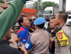 Amankan Aksi Buruh, Wakapolres Metro Bekasi Kota dan Pengendara Sempat Bersitegang