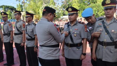 Kapolres Polman Pimpin Upacara Serah Terima Jabatan dan Penanggalan Jabatan