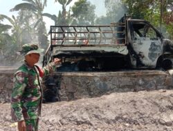 Satu Unit Mobil Pick Up Pengangkut Pertalite di Palas Lamsel Ludes Terbakar