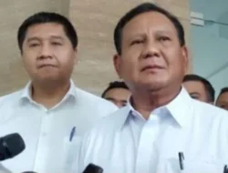 Kenakan Kemeja Putih, Maruarar Sirait Dampingi Prabowo Diskusi di PGI