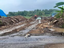 Galian C di Desa Bleberan Jatirejo Resahkan Warga, Kades : Jalan Jadi Rusak Aktivitas Warga Terganggu