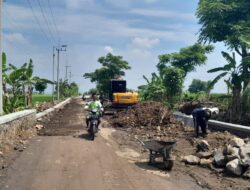 Proses Pembangunan Jalan Diawal Tahun 2024 Dinas PUPR, Kabupaten Mojokerto Dikerjakan CV. SENTOSA BERKAH ABADI