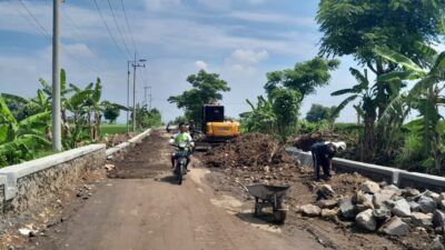 Proses Pembangunan Jalan Diawal Tahun 2024 Dinas PUPR, Kabupaten Mojokerto Dikerjakan CV. SENTOSA BERKAH ABADI