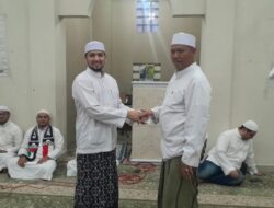 FPI Kota Bekasi Bukber Dan Santunan Anak Yatim Piatu Bersama Warga