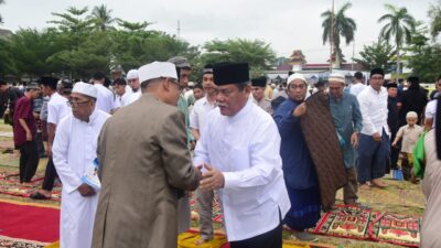 Bupati Deli Serdang Laksanakan Shalat Idul Fitri 1445 H Bersama Masyarakat di Lapangan Tengku Raja Muda Lubuk Pakam