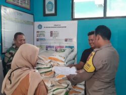 Bhabinkamtibmas dan Babinsa Kelurahan Karanganyar, Monitoring Penyaluran Beras Bantuan Pangan CBP 2024