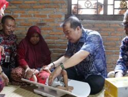 Pj Bupati Merangin Ajak Masyarakat Mampu Jadi Bapak Asuh Anak Stunting