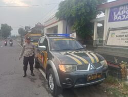 Ikuti Ujian Kenaikan Sabuk, Polsek Kandangan Kawal Keberangkatan Rombongan Simpatisan Silat