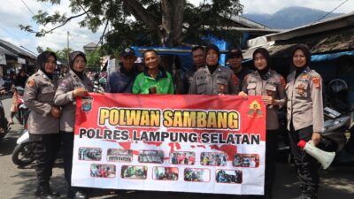 Polwan Polres Lamsel Patroli Mobile Saat Shalat Jumat