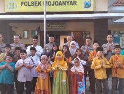 HUT Bhayangkara Ke-78, Polsek Mojoanyar Gelar Santunan Anak Yatim