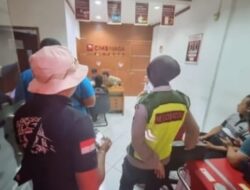 Polres Kediri Pam Aksi Damai PT. Joyosemoyo Community di Kantor CIMB Niaga Auto Finance Kediri