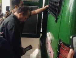 Usai Ditangkap Kejari Kota Bekasi, Eks Boss PT ABB Tampak Tertunduk Lesu