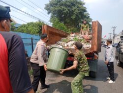 Polsek Cikarang Barat Bersama Tiga Pilar Gelar Jumat Bersih Di Jalan Bosih Raya Cibitung