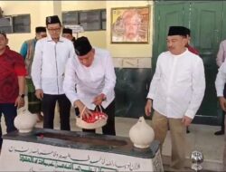 Jelang Pendaftara Calon Walikota Bekasi Tri -Haris Ziarah Ke Makam KH Noer Ali