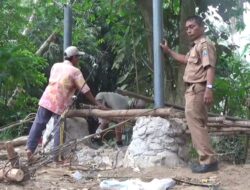 Masyarakat Desa Sukabakti Bangun Jembatan Penghubung Secara Swadaya