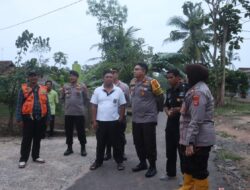 Kapolres Lampung Selatan Kunjungi Warga Terdampak Angin Puting Beliung di Tanjung Harapan