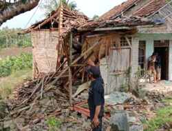 Puting Beliung di Desa Tanjungsari Palas, Puluhan Rumah Rusak