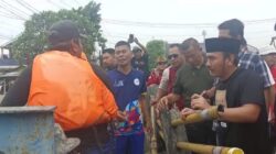 Sapa Petugas Kebersihan Kalimalang, Cabup Bekasi Ade Koswara Kunang Janji Beri Perhatian Khusus