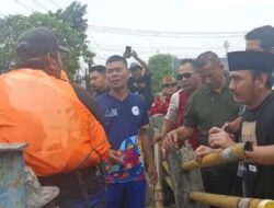 Sapa Petugas Kebersihan Kalimalang, Cabup Bekasi Ade Koswara Kunang Janji Beri Perhatian Khusus