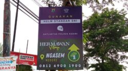 Peduli Keselamatan Berlalu Lintas, The Hermawan Village Pasang Banner Keselamatan