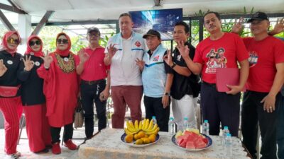 Calon Wali Kota Bekasi Tri Adhianto Kembali Mendapat Dukungan Warga Kemang Pratama 3