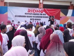 RIDHO Menyapa Warga RW 006 Kranji, Ada Senam dan Tebus Sembako Murah