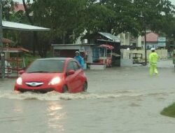 Curah Hujan Tinggi, Jalan Trans Sulawesi Majene Tergenang Hingga 50 cm