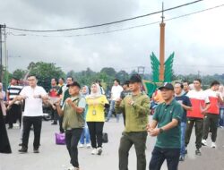 Pj Bupati dan Masyarakat Senam di Bundaran Tugu Pedang