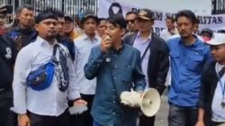 Ratusan Guru Honorer GTK Non ASN SMA/SMK Se-Jawa Barat Lakukan Aksi di Depan Gedung DPRD, Minta Dukungan Segera di Angkat PPPK