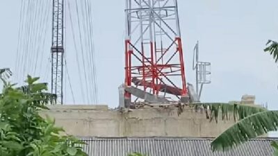 Pekerja Tertimpa Tower Setinggi 25 Meter Roboh, Satu Orang Meninggal Dunia