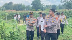 Kapolres Lampung Selatan Beri Bantuan kepada Janda Sebatang Kara Korban Angin Kencang di Jati Agung